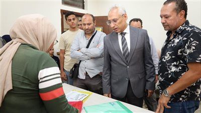 رئيس جامعة المنيا يتفقد أعمال القيد والتسجيل للمقبولين بجامعة المنيا الأهلية - الخليج الان