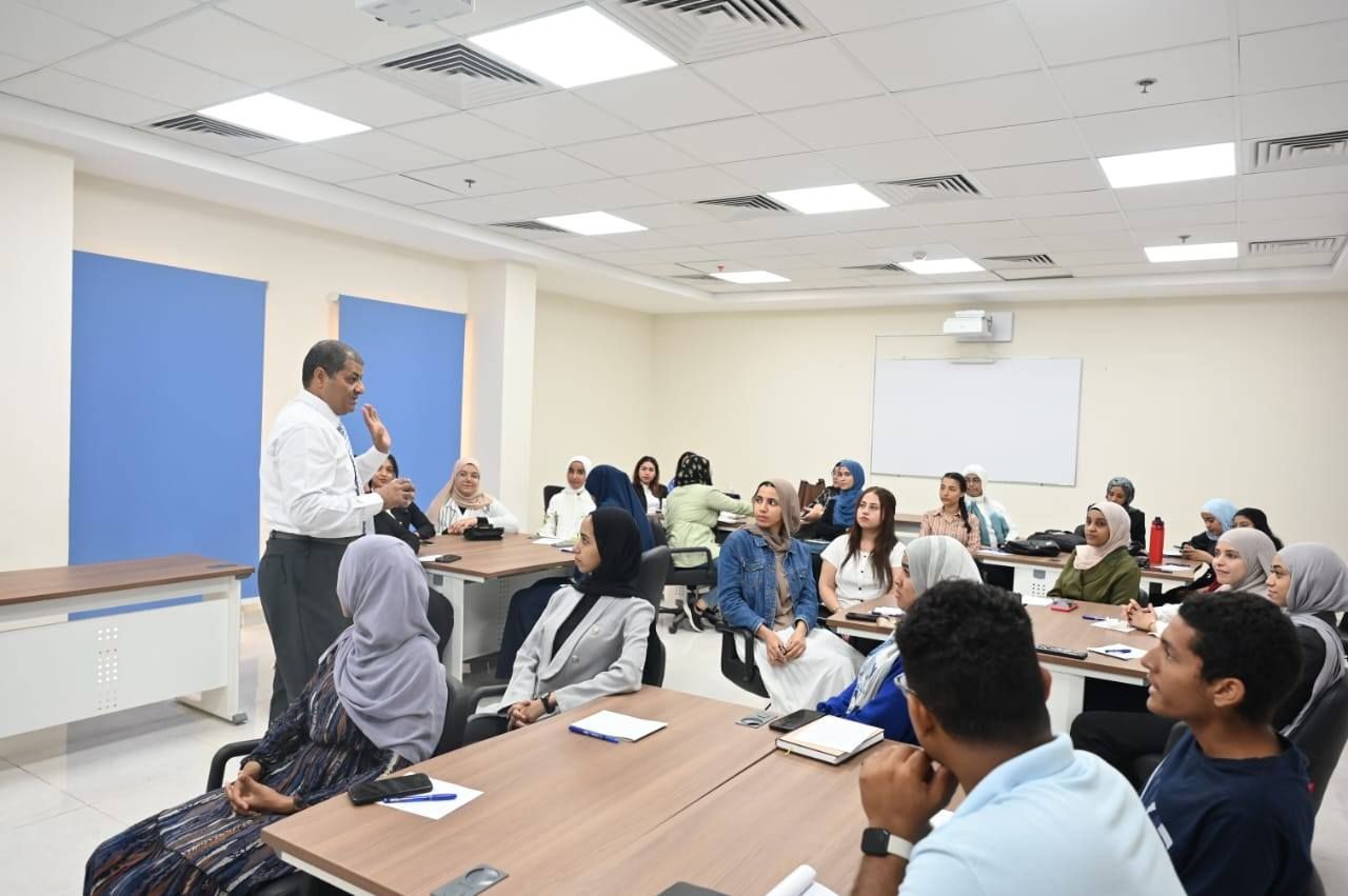 التعليم العالي: انطلاق أولى فعاليات التدريب لطلاب مبادرة «كُن مستعدًا» بالجامعات المصرية - الخليج الان