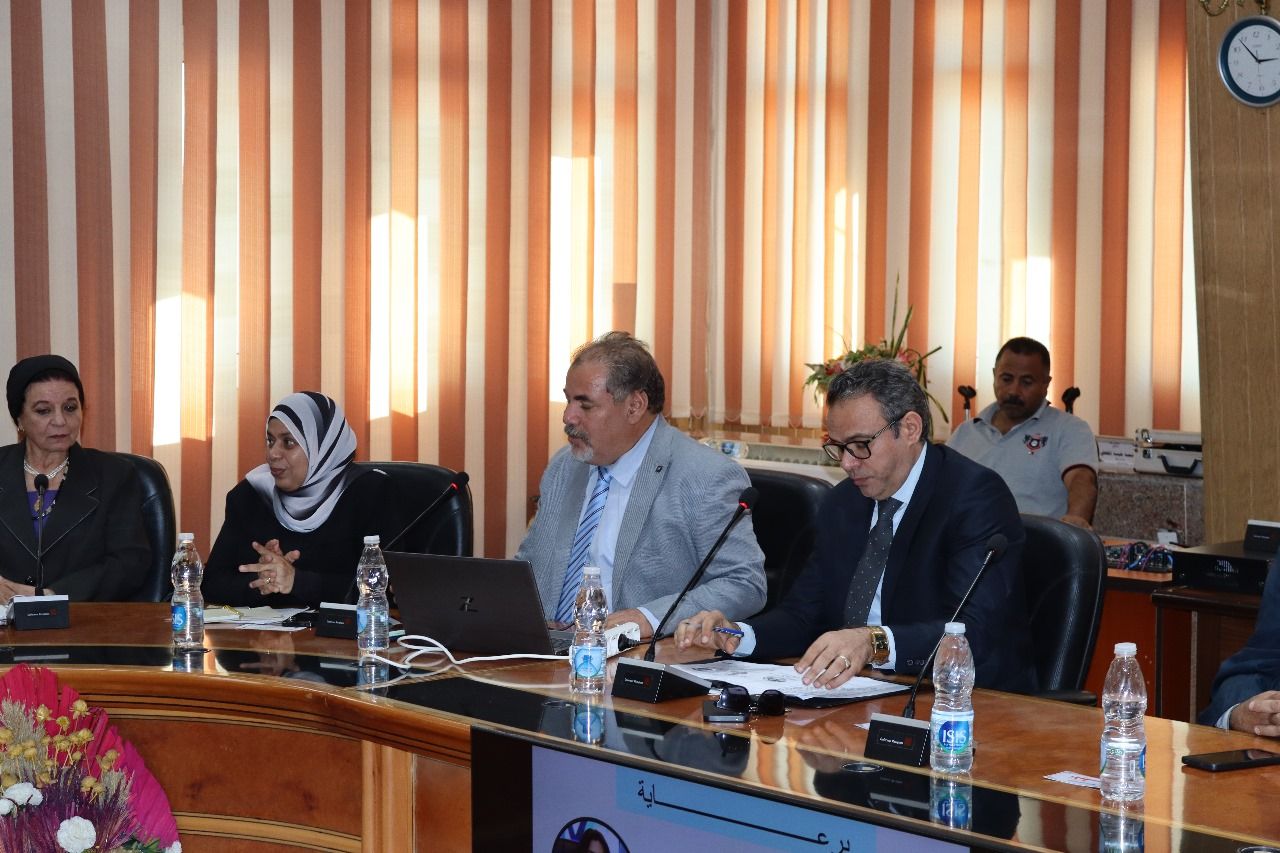 وزارة البيئة تعقد اجتماع بمحافظة الشرقية للوقوف على الإستعدادات لمواجهة نوبات تلوث الهواء الحادة لهذا العام|تفاصيل - الخليج الان