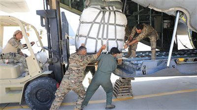 «بمشاركة دولية».. الإمارات تنفذ عملية الإنزال الجوي الـ 74 للمساعدات على غزة - الخليج الان