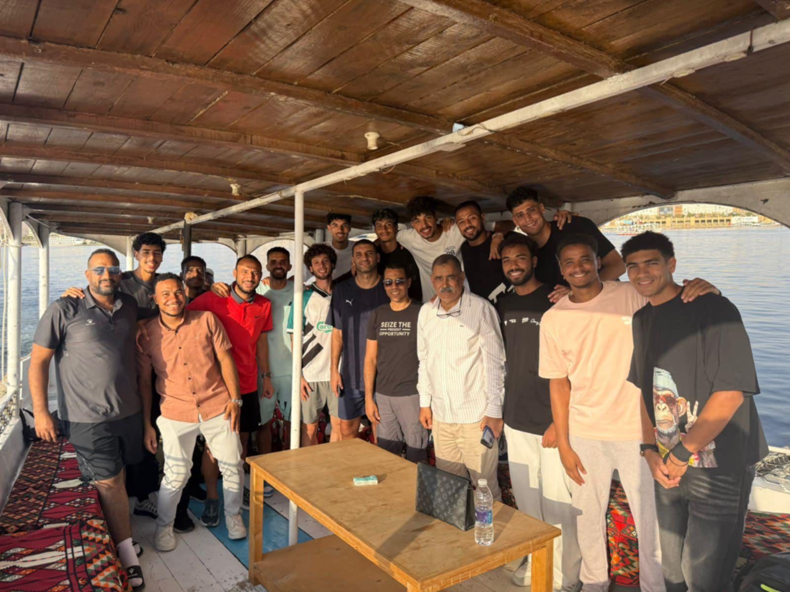 رحلة ترفيهية نيلية للاعبي أسوان قبل بداية مباريات دوري المحترفين - الخليج الان