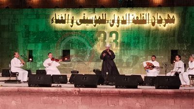 بالصور.. الجلباب الصعيدي يسيطر في حفل ياسين التهامي بمهرجان القلعة الدولي 2025 - الخليج الان