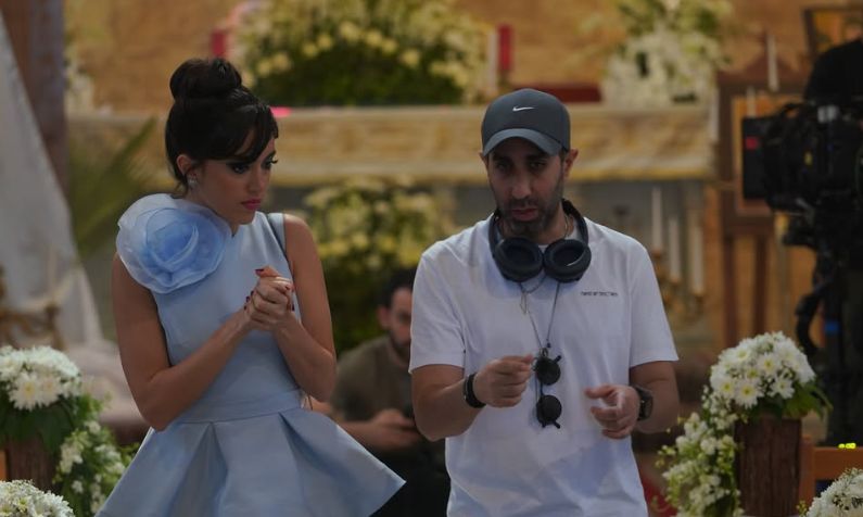 كريم العدل يشارك كواليس جديدة من الحلقة 10 بمسلسل 220 يوم - الخليج الان