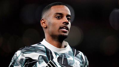 ألكسندر آيزاك: فخور بتواجدي في فريق الموسم لكن العلاقة مع نيوكاسل لم تعد ممكنة - الخليج الان