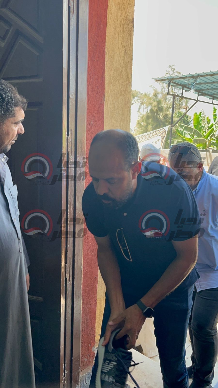 بالصور.. وصول عماد النحاس إلي كفر الشيخ لحضور صلاة جنازة والد محمد الشناوي - الخليج الان