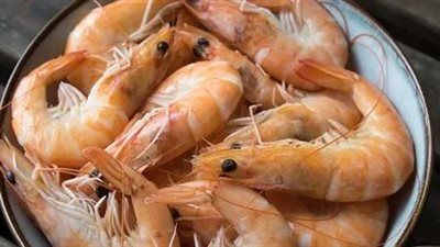 تحذيرات من شبيه الجمبري المجمد.. مادة خفية تهدد صحة المستهلكين - الخليج الان