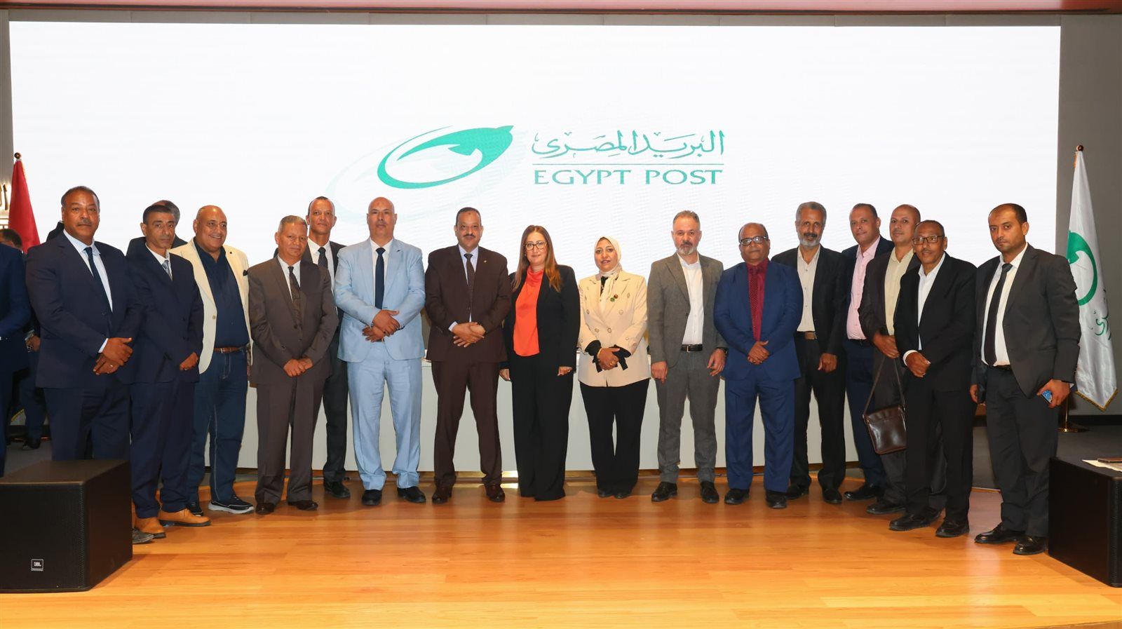 خلال إجتماعها بمجلس إدارة النقابة العامة للبريد.. داليا الباز: "العاملون هم الثروة الحقيقية للهيئة.. وأي فائض مالي مردوده الأول عليهم" - الخليج الان