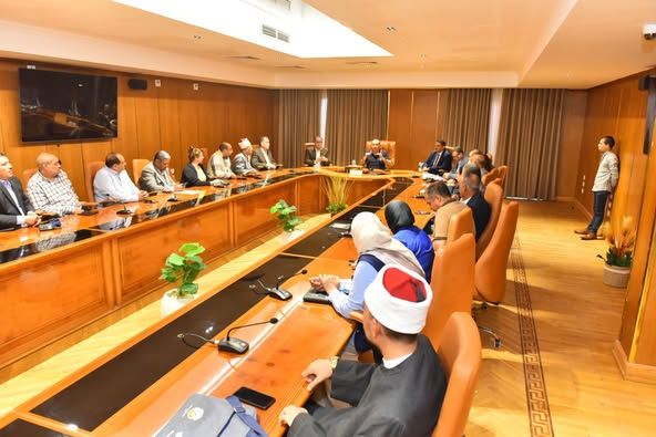 محافظ أسيوط يطلق حزمة مبادرات تنموية وخدمية بالتعاون مع المديريات والمجتمع المدني - الخليج الان