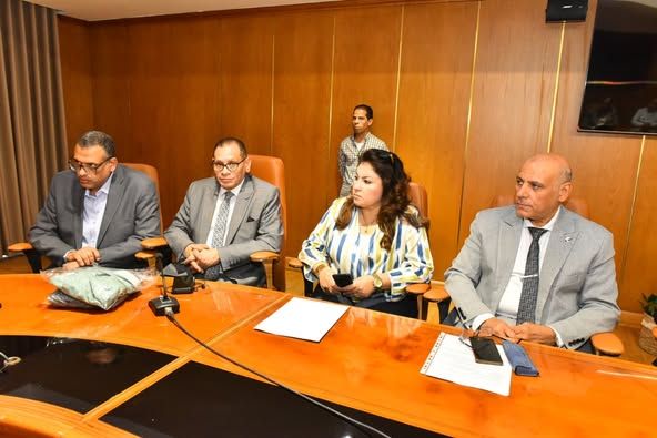 محافظ أسيوط يطلق حزمة مبادرات تنموية وخدمية بالتعاون مع المديريات والمجتمع المدني - الخليج الان