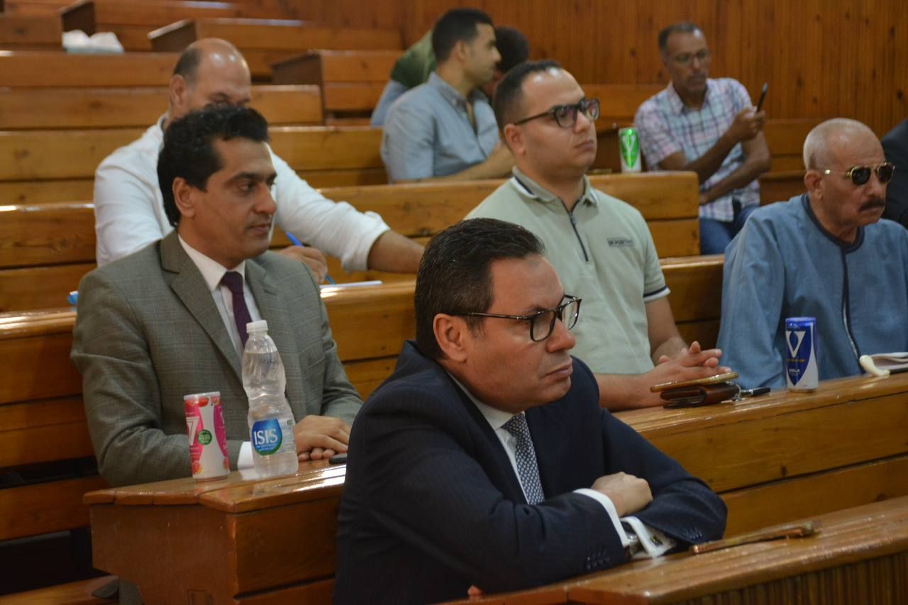 بتقدير "امتياز".. رسالة ماجستير للصحفي محمد المنسي توصي بمنصة إلكترونية لمشروعات القوانين وقياس أثرها التشريعي - الخليج الان