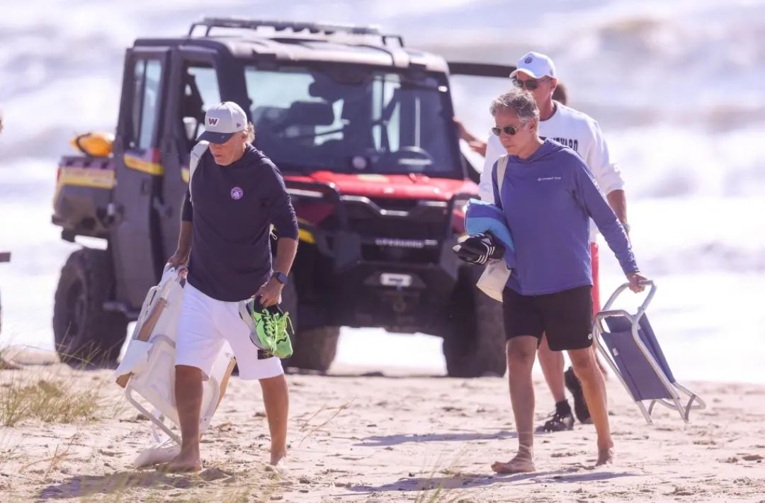 «حافي القدمين».. ما قصة إجبار وزير الخارجية الأمريكي الأسبق على مغادرة شاطئ خاص؟ - الخليج الان