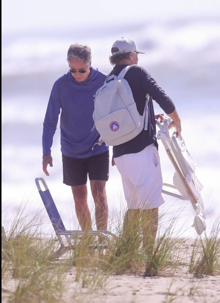 «حافي القدمين».. ما قصة إجبار وزير الخارجية الأمريكي الأسبق على مغادرة شاطئ خاص؟ - الخليج الان