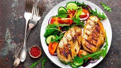 لماذا يجب أن تتناول العشاء قبل غروب الشمس؟ - الخليج الان