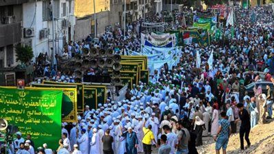 بالأناشيد والمديح والحلوى.. المولد النبوي يوحد الدول العربية على حب الرسول - الخليج الان