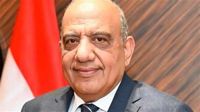 حادث مروري يصيب وزير الكهرباء وزوجته و3 من مرافقيه.. واستقرار حالتهم - الخليج الان