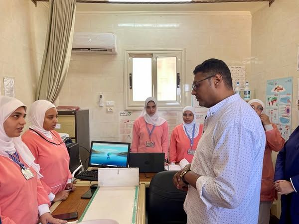 وكيل وزارة الصحة بالبحر الأحمر يتفقد المنشآت الصحية برأس غارب ويشدد على ضرورة تحسين الخدمة الطبية للمواطنين - الخليج الان