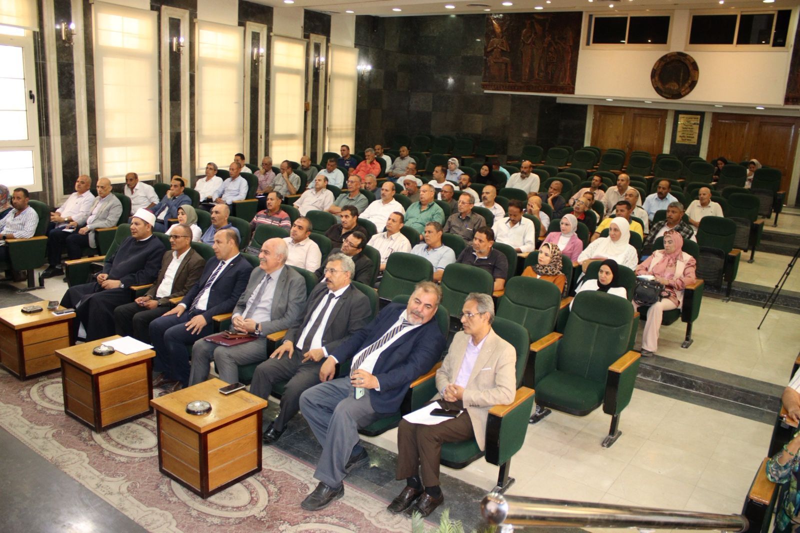 وزارة البيئة تعقد اجتماعًا بالغربية استعدادًا لموسم 2025 لمواجهة نوبات تلوث الهواء والاستفادة الاقتصادية من قش الأرز - الخليج الان