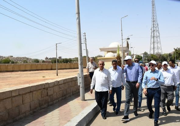 لإحياء أرض المعارض وتوفير فرص عمل للشباب.. محافظ أسوان يوجه بإقامة الكرفانات بالسور الأمامي - الخليج الان