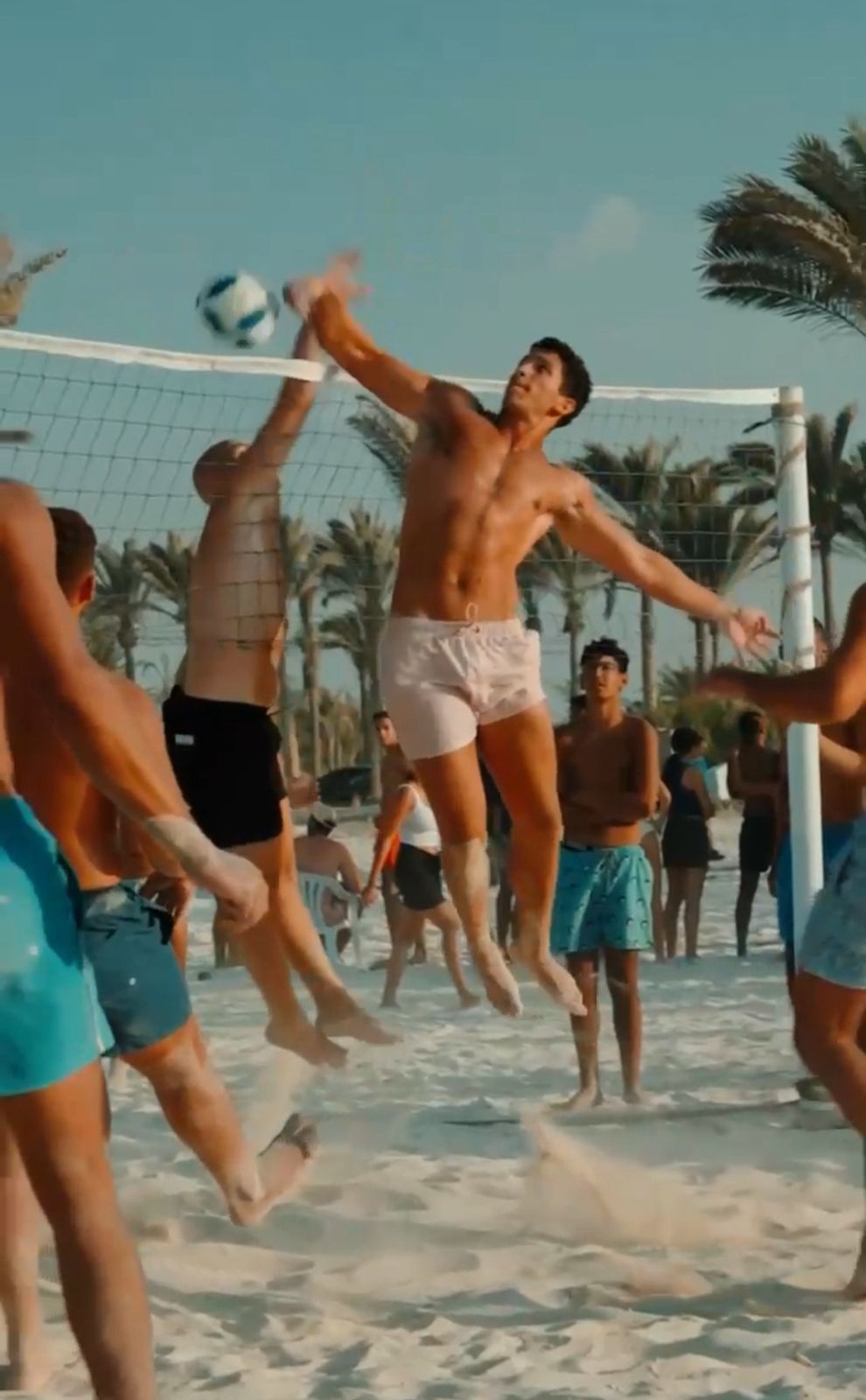 للعام الثاني علي التوالي .. إقامة البطولة السنوية للكرة الطائرة الشاطئية بقرية الدبلوماسيين بالساحل الشمالي - الخليج الان