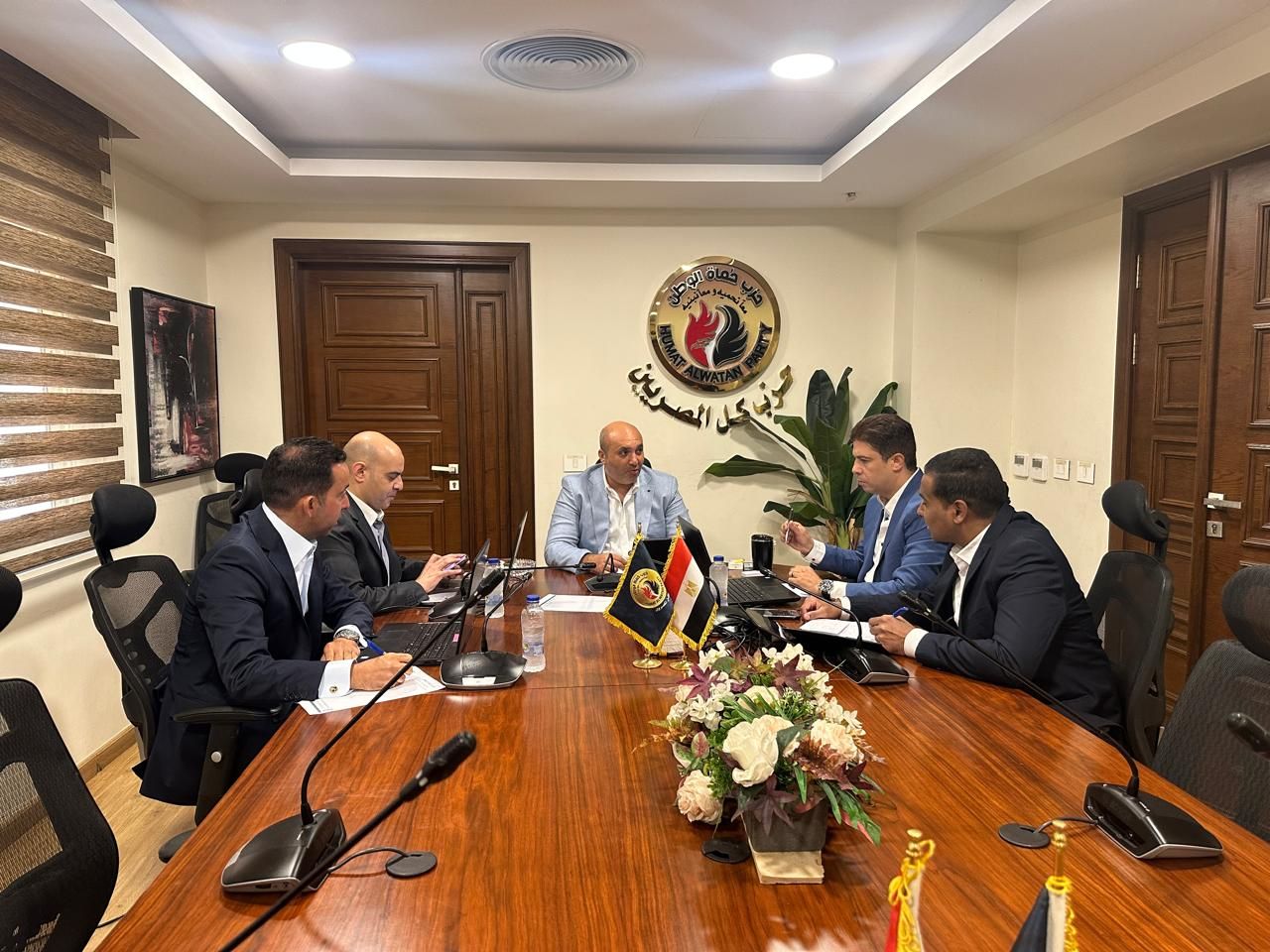 غرفة عمليات حماة الوطن تتابع التصويت في جولة الإعادة بانتخابات مجلس الشيوخ 2025 - الخليج الان