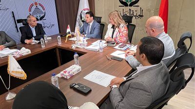 النقابات المهنية بـ”الجبهة” تضع خطتها لانتخابات " النواب " وتصيغ رؤية شاملة تعبر عن العاملين - الخليج الان