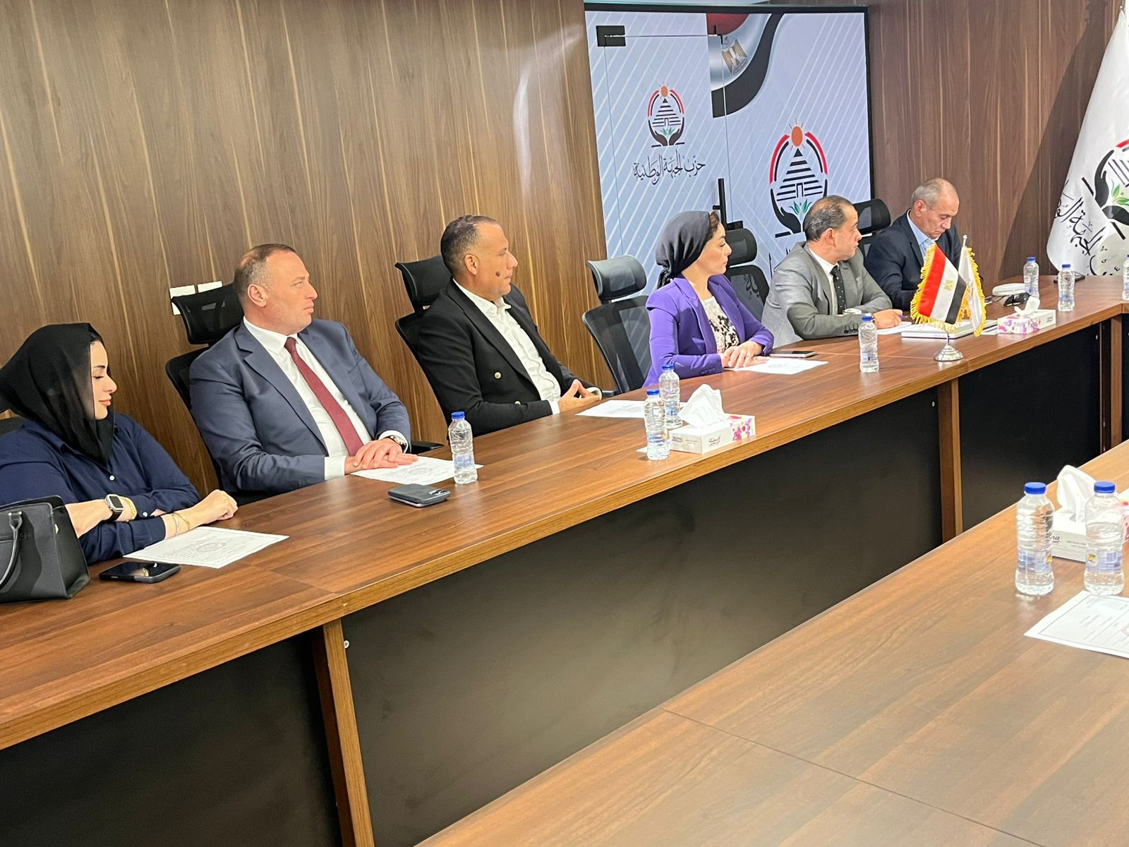 النقابات المهنية بـ”الجبهة” تضع خطتها لانتخابات " النواب " وتصيغ رؤية شاملة تعبر عن العاملين - الخليج الان