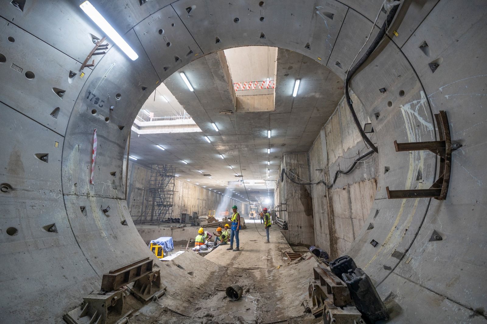 يخدم 1.5 مليون راكب يوميًا..الخط الرابع لمترو الأنفاق.. شريان تنمية جديد يربط أكتوبر بالقاهرة الجديدة - الخليج الان