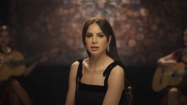 لأول مرة.. آمال ماهر في حفل لايف على موقع التيك توك - الخليج الان