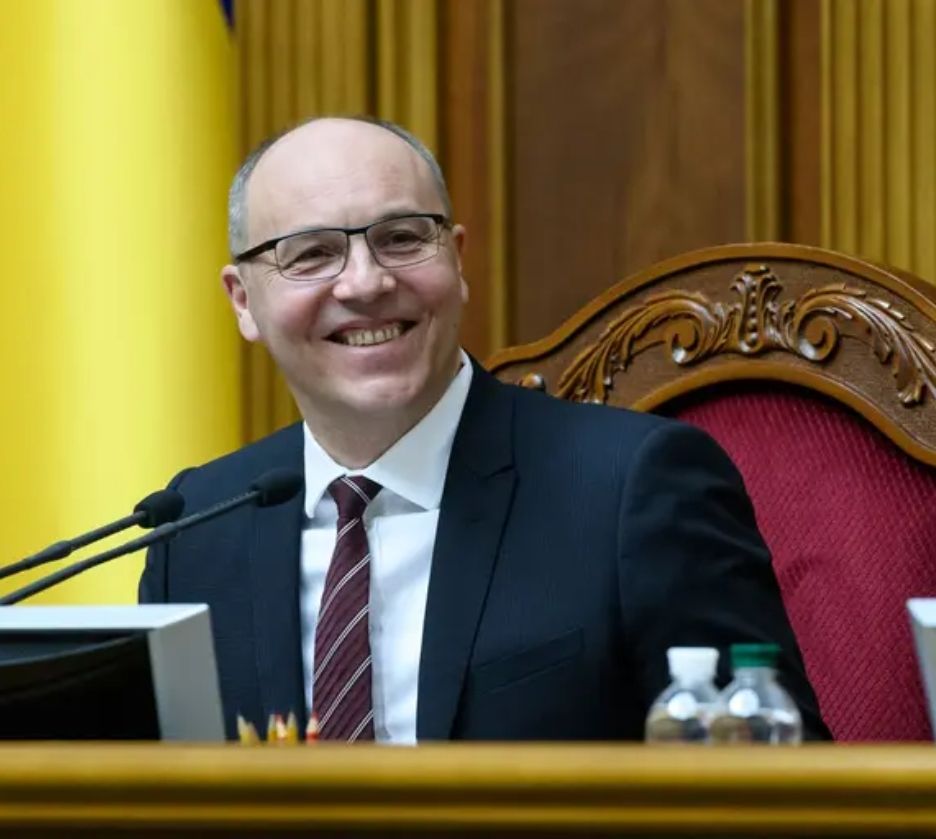 «جريمة مروعة».. التفاصيل الكاملة لمقتل رئيس برلمان أوكرانيا السابق - الخليج الان