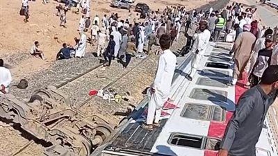 في مواجهة الكارثة.. تكاتف شعبي وقرارات حكومية في حادث قطار مطروح - الخليج الان