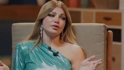 بعد ارتدائه حلق.. ياسمين الخطيب تدافع عن آسر ياسين بعد الانتقادات: اشمعنا الدنيا قامت عليه؟ - الخليج الان