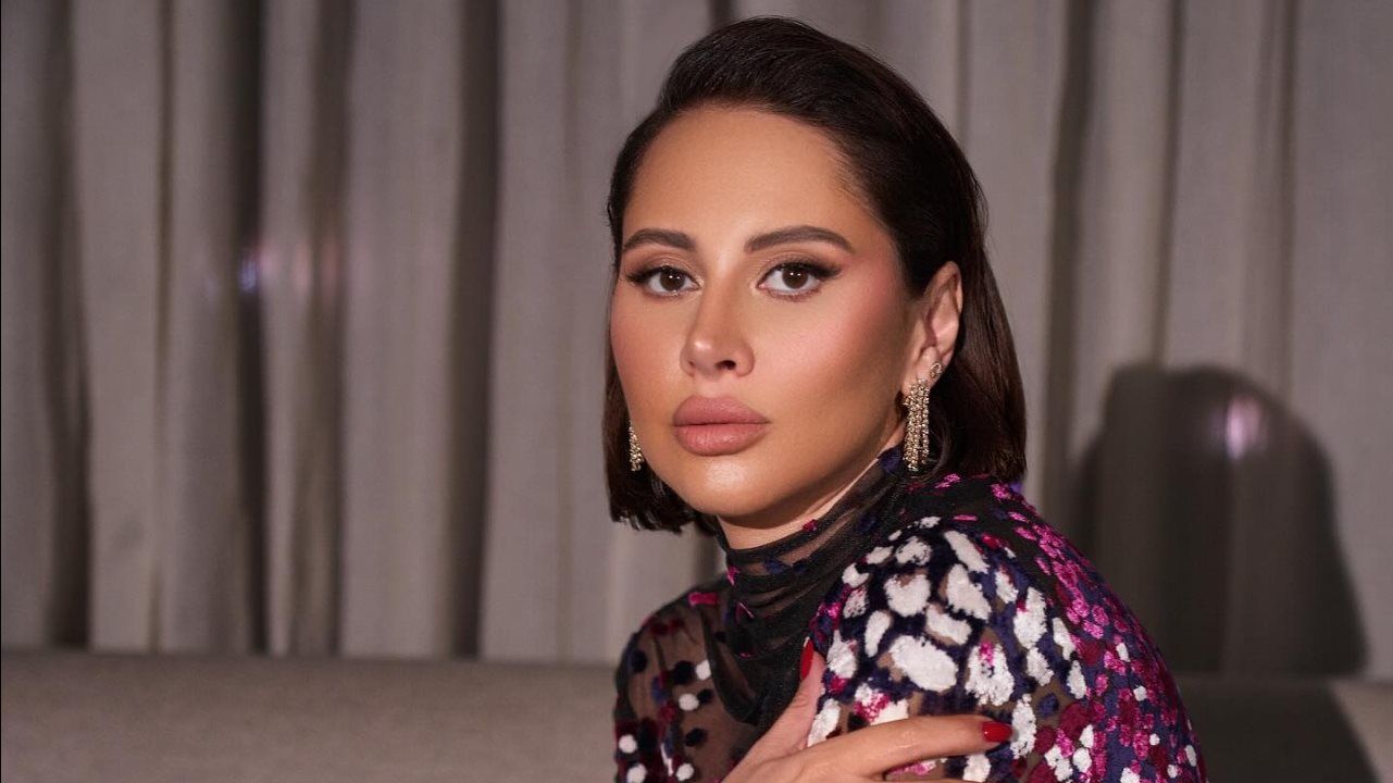 ابن ياسمين رئيس يفاجئها على الهواء: فيلم ماما وبابا عجبني أوي - الخليج الان