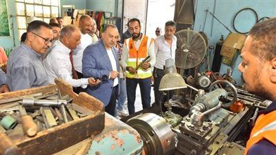 محافظ أسيوط يقود خطة لترشيد النفقات وتطوير ورشة المحابس بشركة المياه وتحويل التالف لمعدات صالحة - الخليج الان