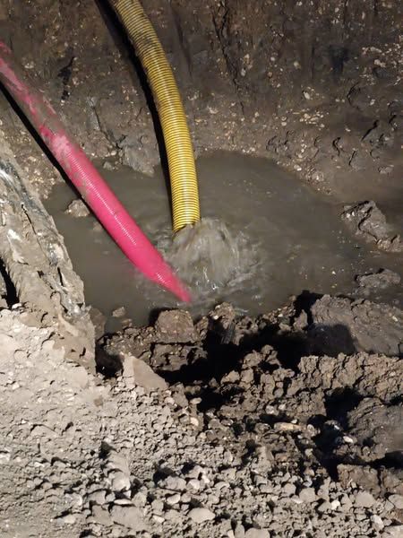 سكرتير عام محافظة الأقصر يتابع أعمال إصلاح كسر خط طرد الصرف الصحي بالحبيل - الخليج الان