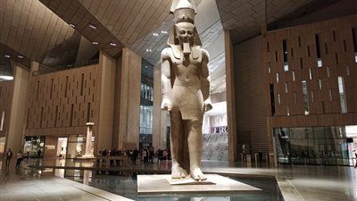 استعدادًا لافتتاحه.. المتحف المصري الكبير يحصل على اعتماد تقرير الانبعاثات الكربونية - الخليج الان