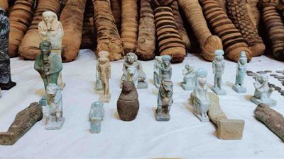 بعد اعترافه بالتنقيب وحيازته 577 قطعة أثرية.. تعرف على عقوبة الاتجار بالآثار في القانون - الخليج الان