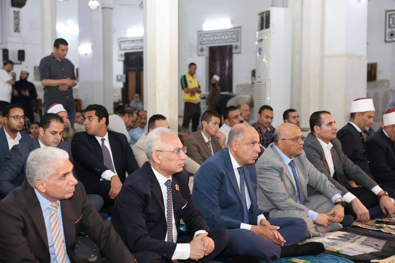 محافظ المنيا ومدير الأمن ورئيس الجامعة يشهدون احتفالية الأوقاف بالمولد النبوي الشريف - الخليج الان