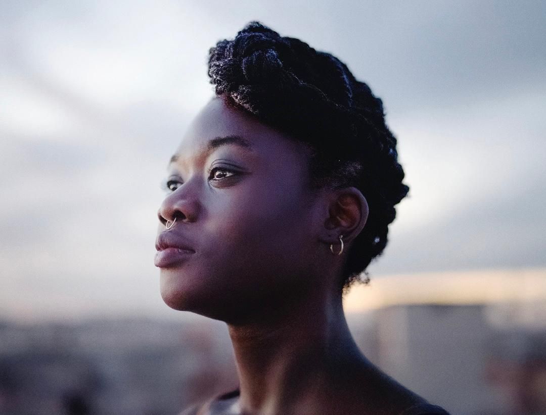 ثلاث جوائز لفيلم سماء بلا أرض بمهرجان الفيلم الفرانكوفوني في أنغوليم.. تفاصيل - الخليج الان