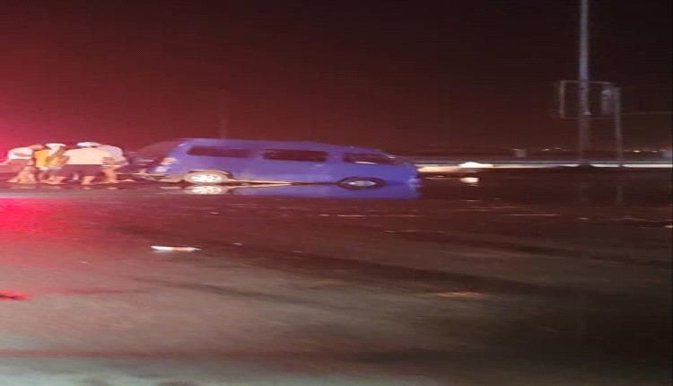 تحذير للسائقين...هاوية في بداية طريق حيوي وسط عدن