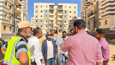 وزير الإسكان يتابع سير العمل بالمشروعات الخدمية والبنية الأساسية بالمرحلة العاجلة بمدينة السويس الجديدة - الخليج الان