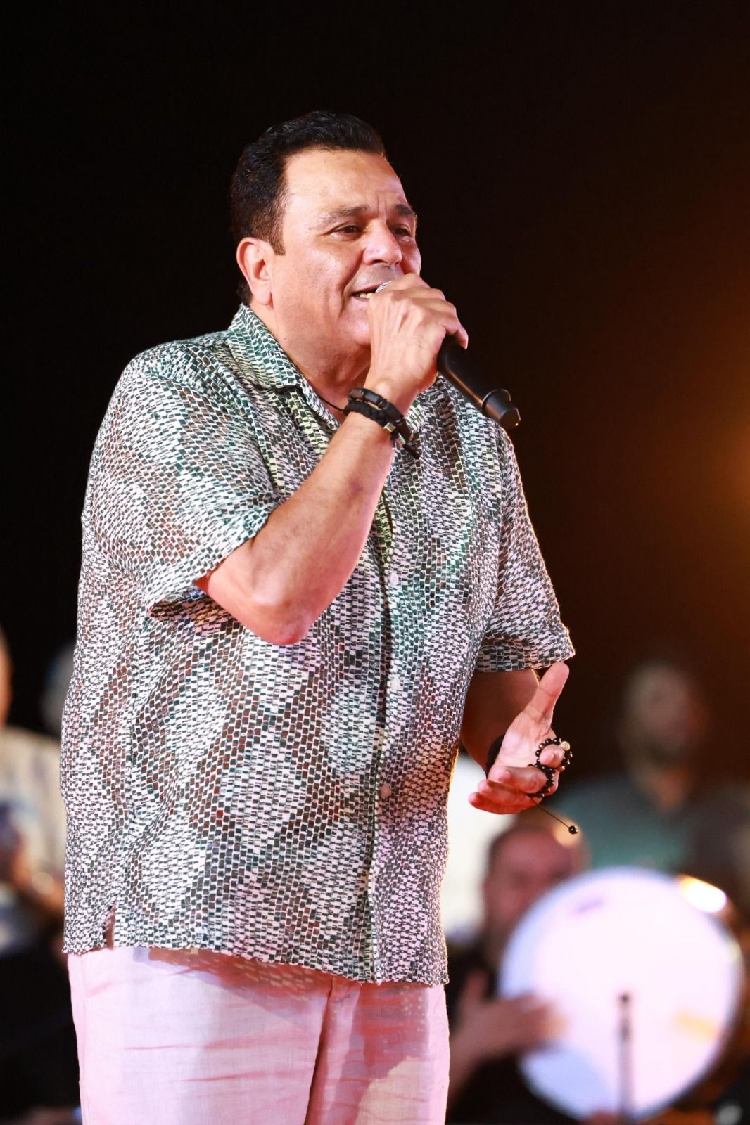 محمد فؤاد يشعل الساحل الشمالي بحفل جماهيري ضخم|صور - الخليج الان