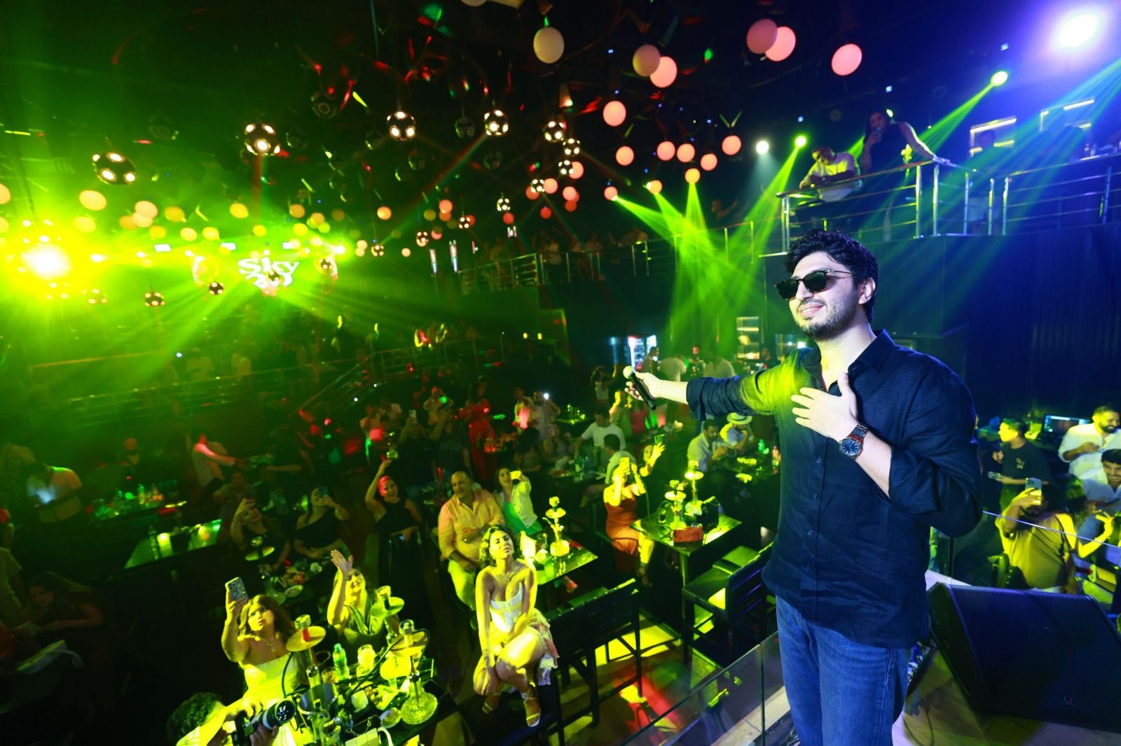 سهرة طربية.. محمد فضل شاكر يتألق في حفله بالساحل الشمالي| صور - الخليج الان