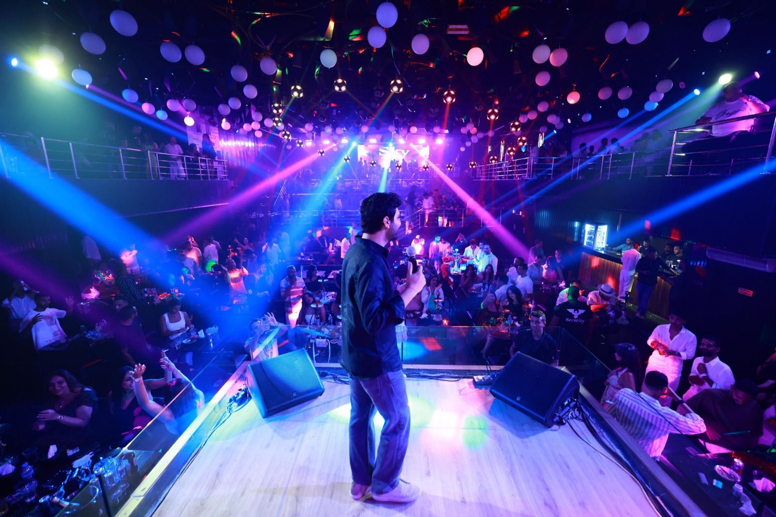 سهرة طربية.. محمد فضل شاكر يتألق في حفله بالساحل الشمالي| صور - الخليج الان