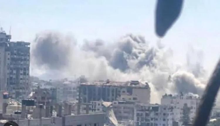 الجيش الإسرائيلي يقصف برجا في غزة.. وارتفاع ضحايا التجويع إلى 382