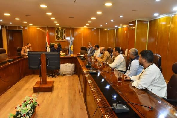 محافظ أسيوط يطلق حزمة مبادرات لدعم الفلاحين وتنمية مشروعات الثروة الداجنة بكوم بوها - الخليج الان