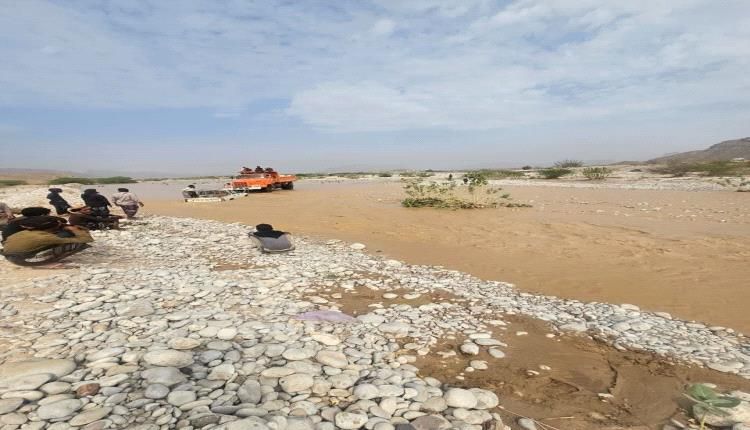 أهالي ميفعة يناشدون: طريقنا شريان حياة تحول إلى مجرى سيل مدمر (فيديو)