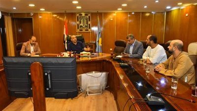 محافظ أسيوط يطلق حزمة مبادرات لدعم الفلاحين وتنمية مشروعات الثروة الداجنة بكوم بوها - الخليج الان