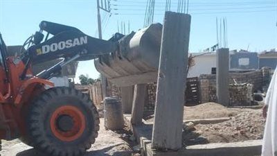 إيقاف أعمال حالتي تعدي بالبناء على الأراضي الزراعية بمدينة أرمنت - الخليج الان