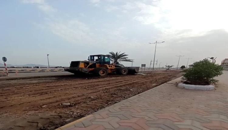 توضيح من وزارة الأشغال العامة والطرق بشأن مشروع صيانة خط كورنيش المحافظ!