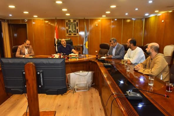 محافظ أسيوط يطلق حزمة مبادرات لدعم الفلاحين وتنمية مشروعات الثروة الداجنة بكوم بوها - الخليج الان